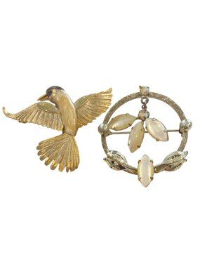 Vintage Circle Brooch With Opalescent Stones & Rhinestones Elegant Floral Design